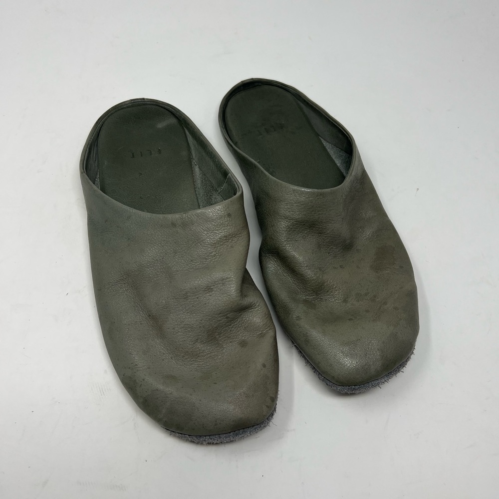 Feit indoor leather slipper